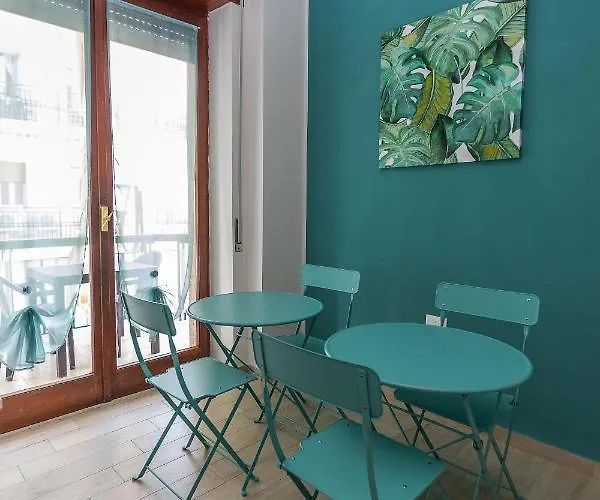 Alojamento de Acomodação e Pequeno-almoço Ad Un Passo Dal Mare 4*