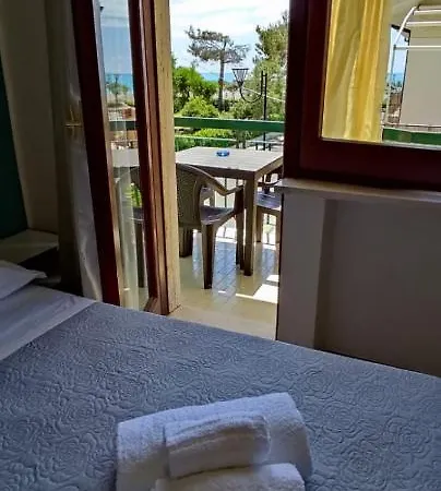 Ad Un Passo Dal Mare לינה וארוחת בוקר פראייה א מארה