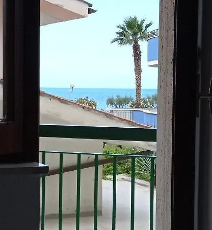 לינה וארוחת בוקר Ad Un Passo Dal Mare פראייה א מארה