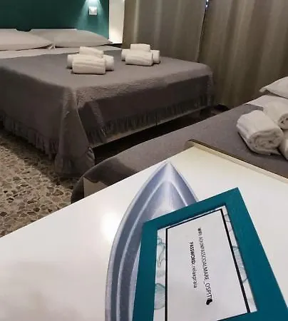 Ad Un Passo Dal Mare B&B 프라이아 아 마레