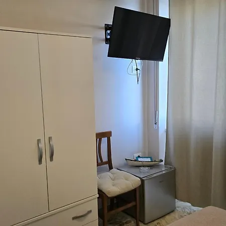 فندق مبيت وإفطار Ad Un Passo Dal Mare برايا إيه ماري