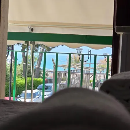 Ad Un Passo Dal Mare فندق مبيت وإفطار