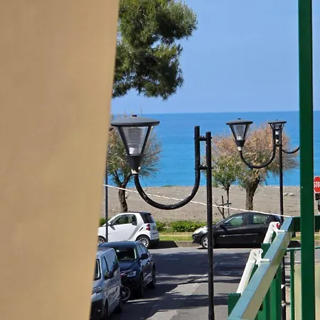 فندق مبيت وإفطار Ad Un Passo Dal Mare 4*