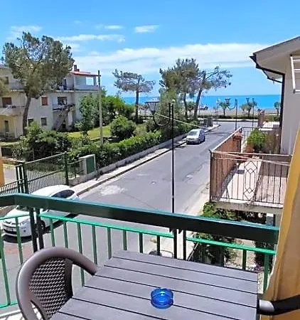 Ad Un Passo Dal Mare Alojamento de Acomodação e Pequeno-almoço 4*