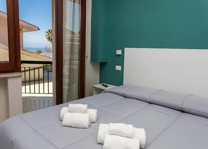 B&B Ad Un Passo Dal Mare 4*