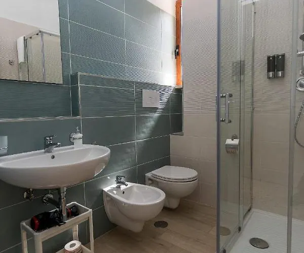 Ad Un Passo Dal Mare לינה וארוחת בוקר 4*